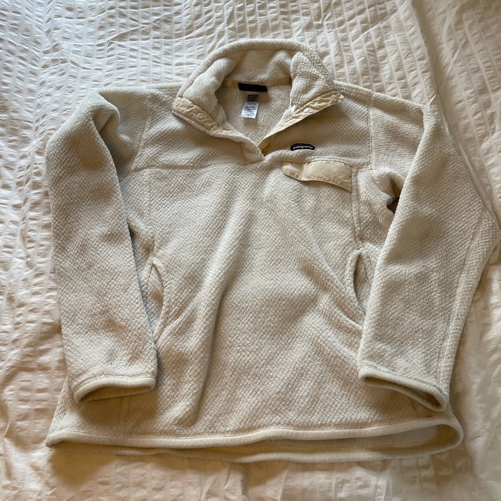 White/ Cream Patagonia Pullover